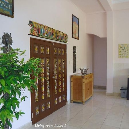 Ombak Putih Bungalows Hotell Nusa Dua  Eksteriør bilde