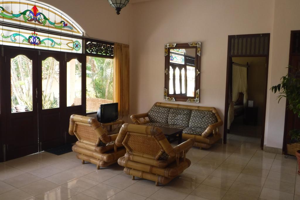 Ombak Putih Bungalows Hotell Nusa Dua  Eksteriør bilde